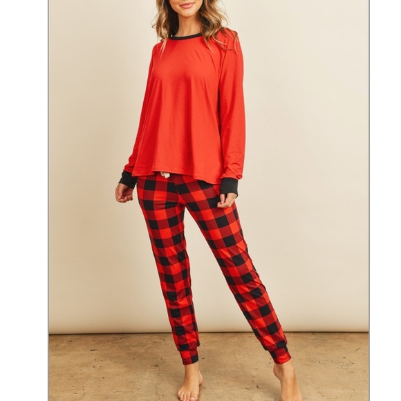 Red & black plaid pajamas top + jogger set